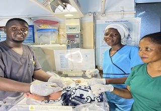 Life starts in a hands of Midwives: Photo @UNFPATanzania / Dr.Warren Bright
